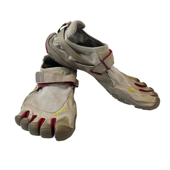 Vibram Fivefingers Water Shoes Mens Size 43 or 10 - Picture 1 of 7